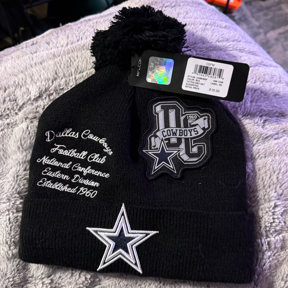NFL Dallas Cowboys Football Patch Embroidered Pom Beanie